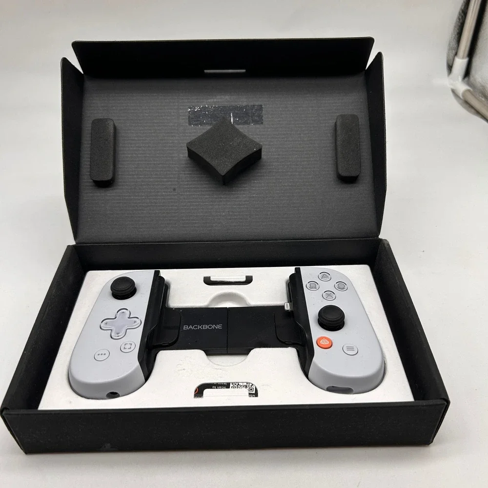 Backbone One PlayStation Edition iPhone Mobile Gaming Controller BB-02 White